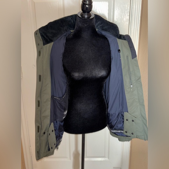 Obermeyer Tuscany II Jacket Women's Winter Jacket, Black, W12 - Picture 6 of 16